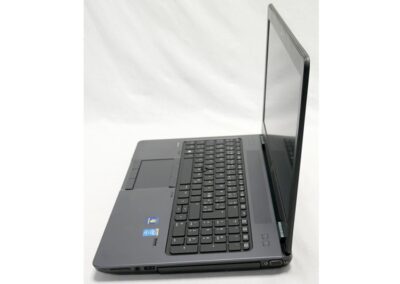 imagen lateral HP ZBook 15 G3 WorkStation 15.6” para comprobar su estética